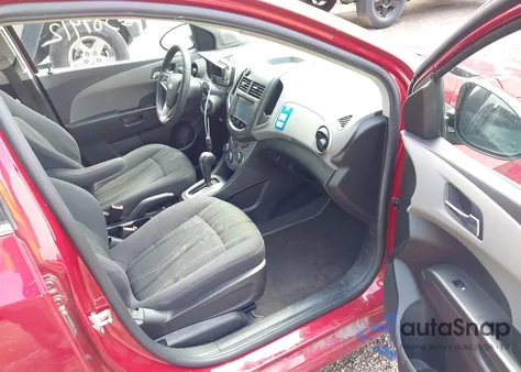 2015 Chevrolet Sonic Lt Auto z USA, uszkodzony, nr VIN 1G1JC5SH2F4151136